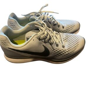 Nike Zoom Pegasus 34 Shoes size 11.5